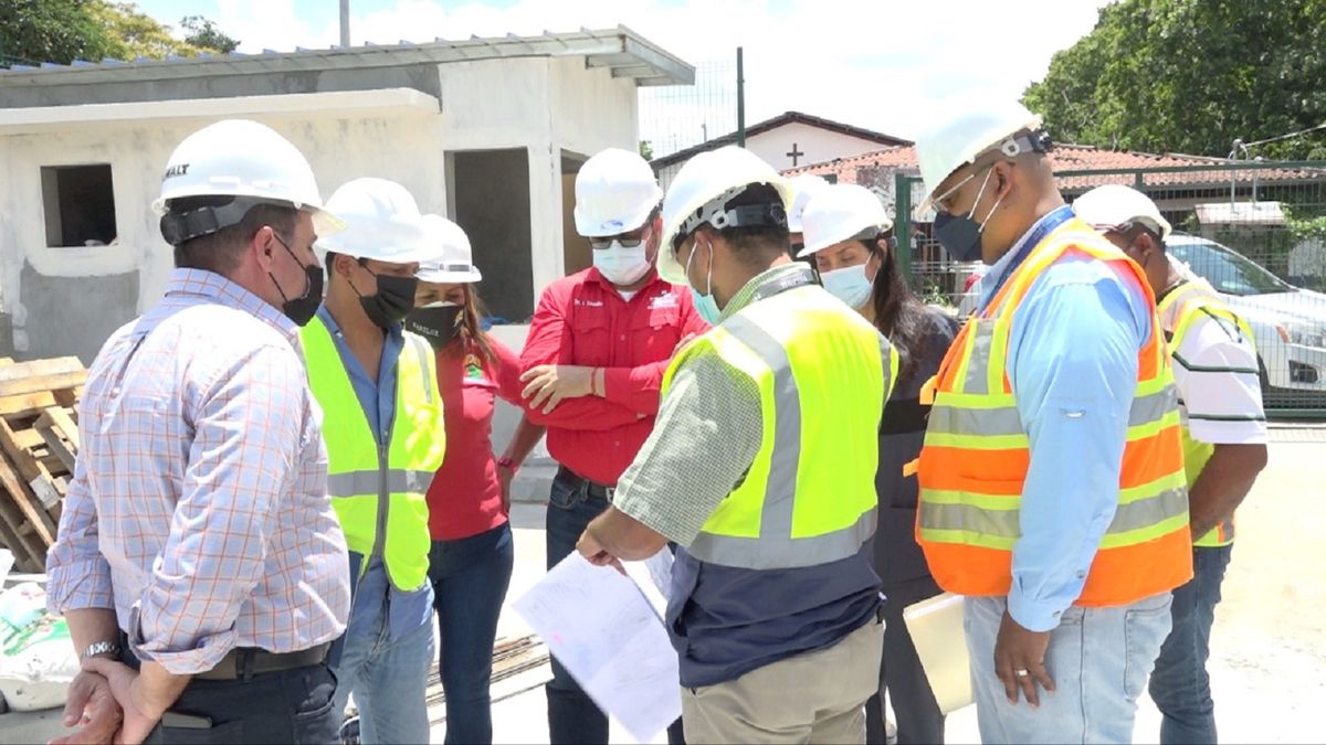 Autoridades Del Minsa Recorren Obra En Kuna Nega