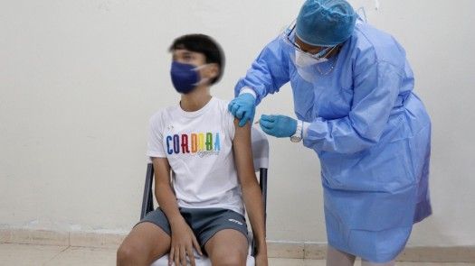 Inició vacunación para mayores de 12 años