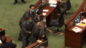 Protestas en Hong Kong tras ley que impone mayores controles en territorios semiautónomos
