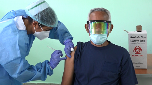 Pacientes crónicos no pudieron vacunarse por no contar con la cita