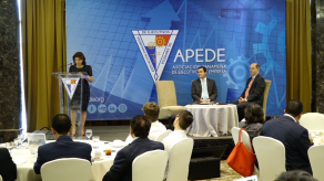 Gobierno debe enfocarse en educación e institucionalidad