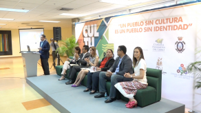 Seis de siete candidaturas presidenciales participaron en foro pro cultura