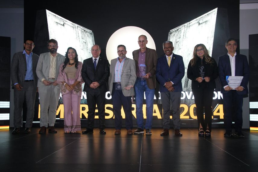 Senacyt y CCIAP reconocen a empresas más innovadoras y a empresarias destacadas