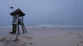 Huracán Orlene mantiene su camino a costas mexicanas del Pacífico