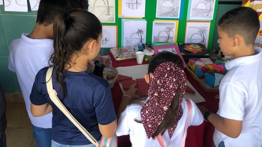 Mirta Sánchez, coordinadora de Educación Particular felicitó a los miembros del Colegio San Agustín de David por esta iniciativa.