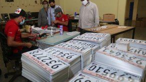 Sancionada ley que establece placa única y definitiva para vehículos por cinco años