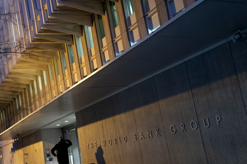 Banco Mundial recorta previsiones de crecimiento por ómicron