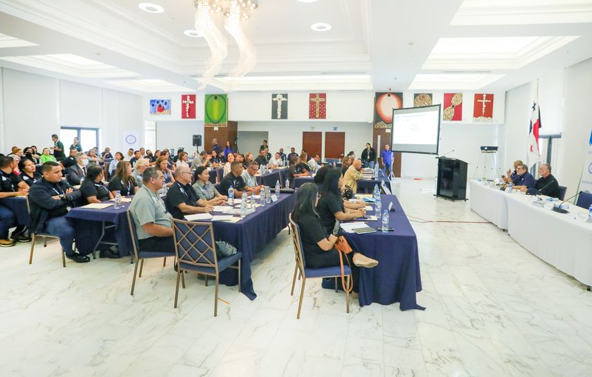 El desarrollo de un minucioso análisis para optimizar el funcionamiento del sistema de Transmisión Extraoficial de Resultados (TER) fue el principal objetivo de una reunión de trabajo este martes 15 de agosto con los magistrados del Tribunal Electoral. El desarrollo de un minucioso análisis para optimizar el funcionamiento del sistema de Transmisión Extraoficial de Resultados (TER) fue el principal objetivo de una reunión de trabajo este martes 15 de agosto con los magistrados del Tribunal Electoral.