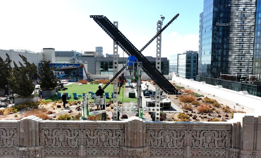 Elon Musk tuvo que retirar la X de la sede de San Francisco