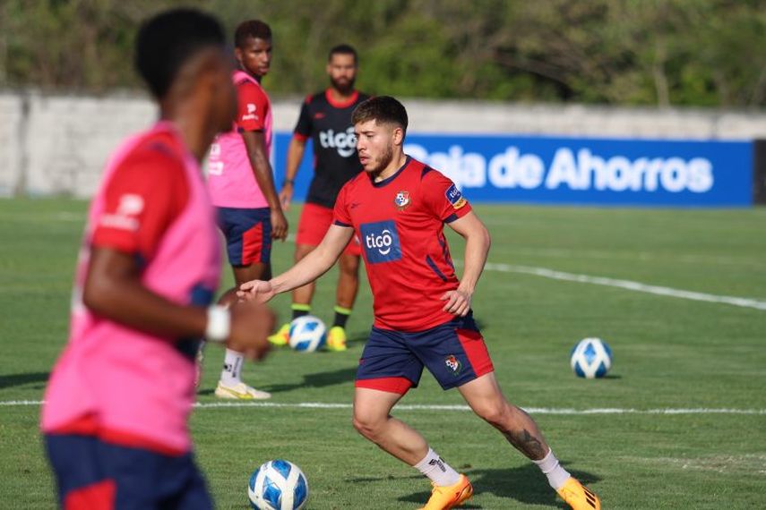 El mediocampista Christian Martínezse unió a los trabajos de la Selección de Panamá. El mediocampista Christian Martínezse unió a los trabajos de la Selección de Panamá.