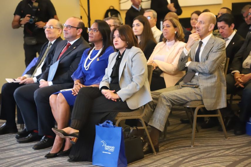 Los Derechos Humanos en Panamá, un reto como país señalado por la Defensoría del Pueblo a través de Eduardo Leblanc. Los Derechos Humanos en Panamá, un reto como país señalado por la Defensoría del Pueblo a través de Eduardo Leblanc.