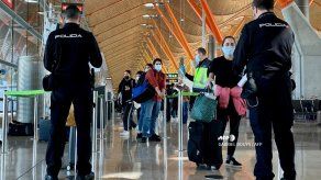 La UE sugiere mayores controles a viajeros ante retraso con las vacunas