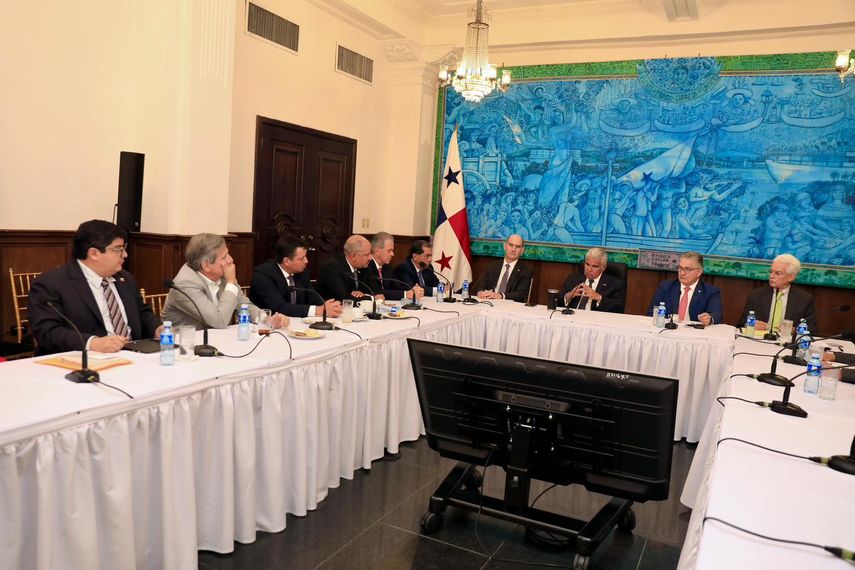 Reunión entre panameñistas y Mulino sobre temas nacionales.