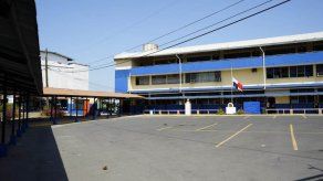 Minsa atiende a profesores del Beckman por coronavirus