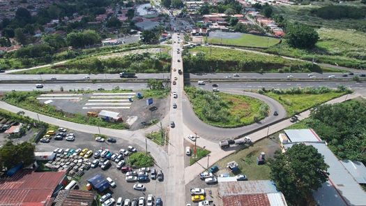 Construcción de la carretera hacia puerto de Vacamonte cuenta con 80% de avance