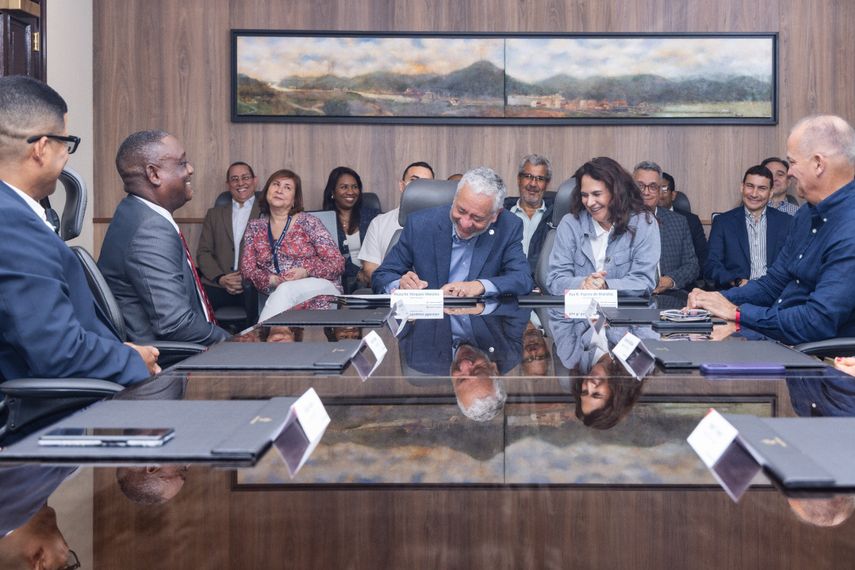 El Canal de Panamá y el sindicato Guardias de Seguridad acuerdan nueva convención colectiva