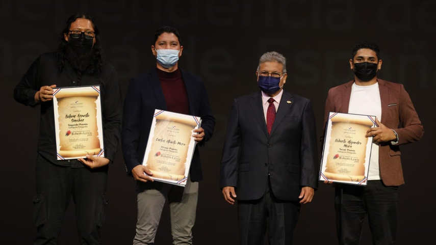 MiCultura reúne expresiones artísticas en entrega de premios