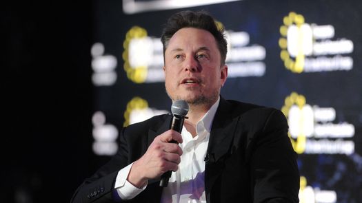Tesla y su ofrecimiento a Elon Musk, podría convertirlo en el primer trillonario