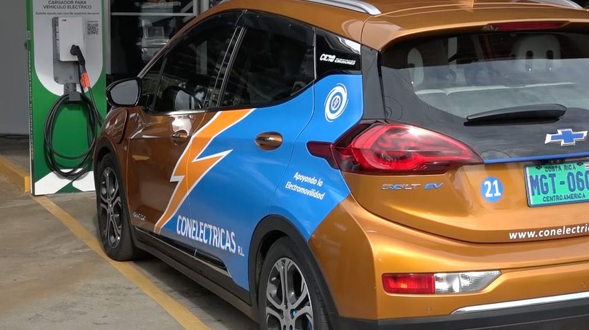 Caravana de autos eléctricos pasó por David