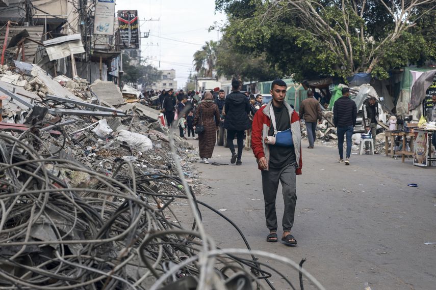 Gaza: Es difícil encontrar pañales y leche de fórmula. Gaza: Es difícil encontrar pañales y leche de fórmula.