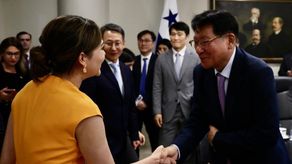 Panamá muestra interés en fortalecer relación comercial con Samsung