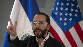 Milenial de 42 años, Bukele, hábil con las redes sociales, es el presidente más popular de América Latina con el respaldo de 90% de los salvadoreños.