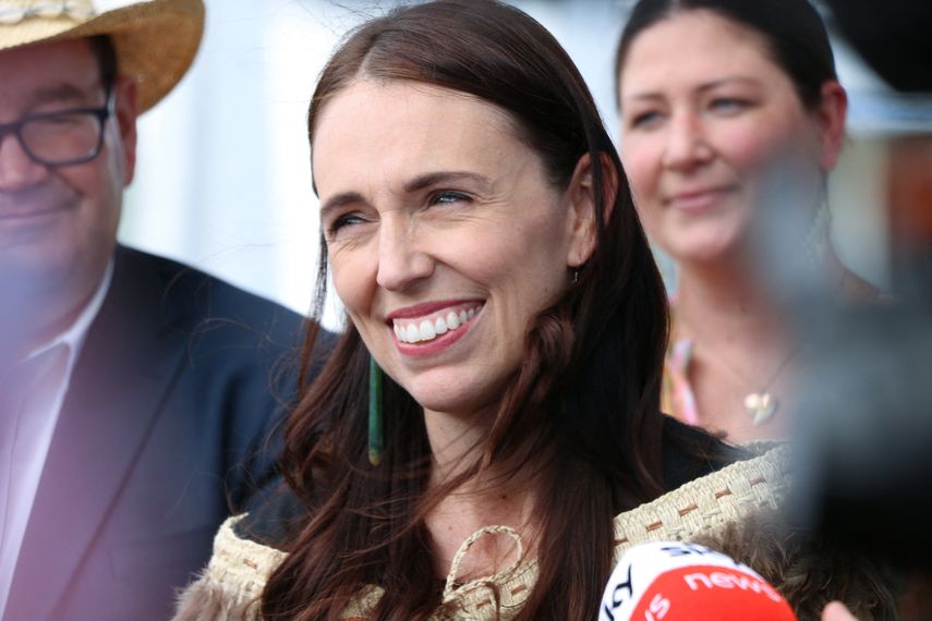 Jacinda Ardern, agradecida, se despide como primera ministra