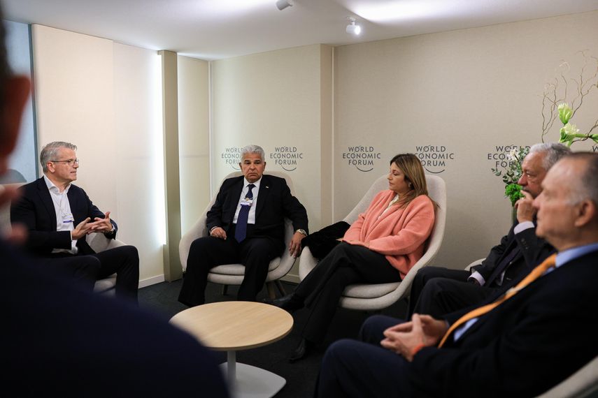 Panamá y Maersk refuerzan cooperación en infraestructura y logística