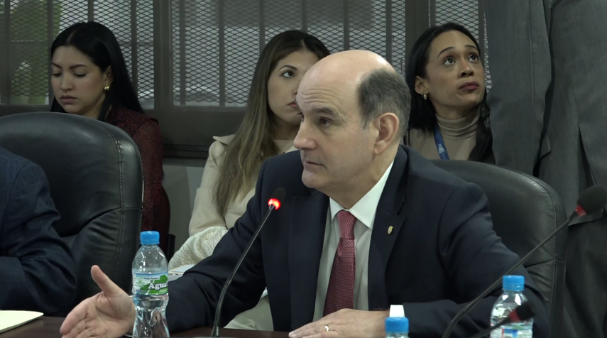 Titular del MEF sustentó proyecto de Presupuesto General del Estado para 2026