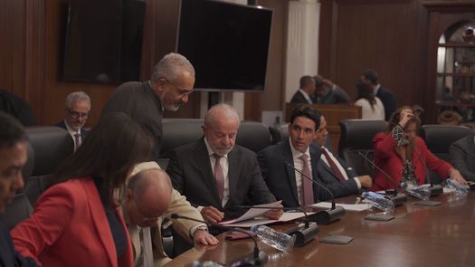 El presidente de Brasil, Luiz Inácio Lula da Silva, dijo este miércoles en la capital de Panamá que respaldar la neutralidad del Canal interoceánico es defender un comercio internacional basado en reglas multilaterales. El presidente de Brasil, Luiz Inácio Lula da Silva, dijo este miércoles en la capital de Panamá que respaldar la neutralidad del Canal interoceánico es defender un comercio internacional basado en reglas multilaterales.