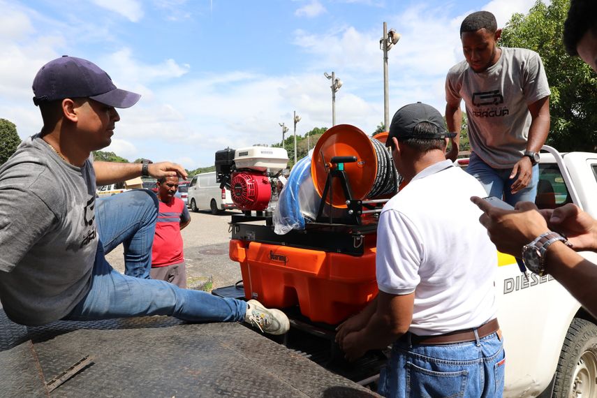 MiAmbiente recientemente realizó la compra y entrega de insumos de herramientas especializadas para los incendios forestales y conjunto de Combate de Incendios Forestales por un valor de 187,000 balboas MiAmbiente recientemente realizó la compra y entrega de insumos de herramientas especializadas para los incendios forestales y conjunto de Combate de Incendios Forestales por un valor de 187,000 balboas