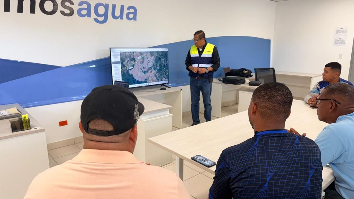 El Instututo de Acueductos y Alcantarillados Nacionales (IDAAN) informó que para acelerar la estabilización de la red de distribución tras las recientes incidencias en la planta potabilizadora de Laguna Alta, operada por la empresa concesionaria Aguas de Panamá, personal técnico mantiene operativos especiales en diversos sectores de la provincia. El Instututo de Acueductos y Alcantarillados Nacionales (IDAAN) informó que para acelerar la estabilización de la red de distribución tras las recientes incidencias en la planta potabilizadora de Laguna Alta, operada por la empresa concesionaria Aguas de Panamá, personal técnico mantiene operativos especiales en diversos sectores de la provincia.