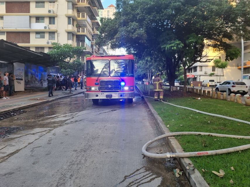 Un incendio se registró la mañana de este miércoles 30 de agosto en el edificio, Torres de El Cangrejo, ubicado en Vía Argentina, dejando una persona fallecida de aproximadamente 90 años.