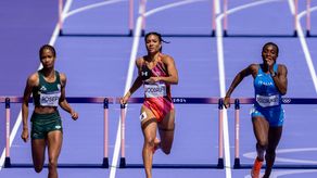 Giana Woodruff pasa a repechaje en los 400m vallas de París 2024