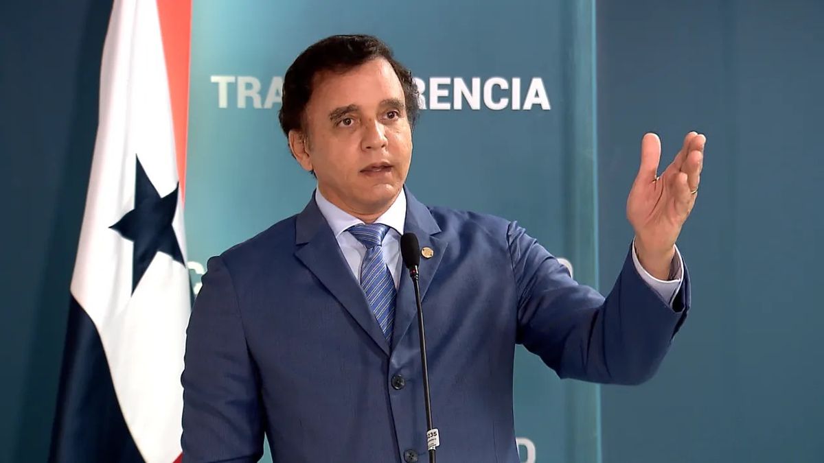 Gerardo Solís abandona la Controlaría al termino de su periodo