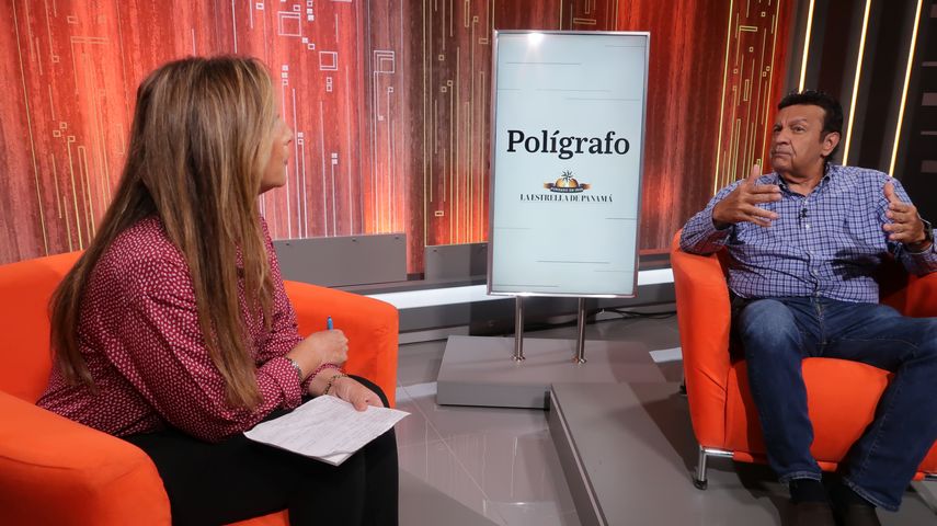 Osvaldo Ayala transmite historias con el acordeón