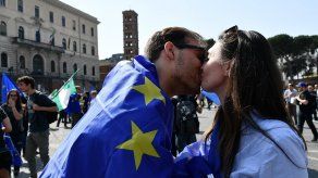 Bruselas urge a países europeos a permitir el reencuentro de parejas no casadas