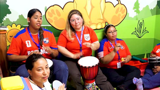 Realizon la feria El Color Que Nos Une. Realizon la feria El Color Que Nos Une.