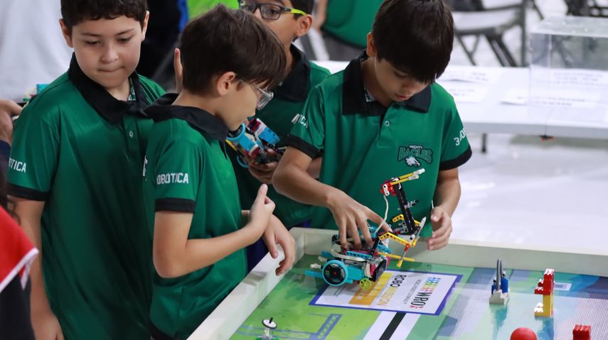 El Meduca apuesta a fortalecer habilidades como el pensamiento crítico, la resolución de problemas en los estudiantes. El Meduca apuesta a fortalecer habilidades como el pensamiento crítico, la resolución de problemas en los estudiantes.