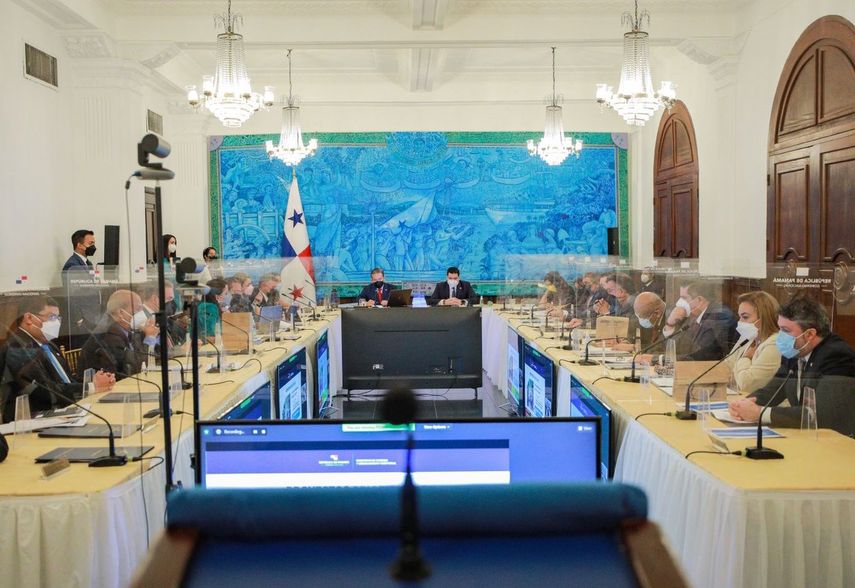 Miviot ejecuta proyectos de vivienda para 100 mil panameños