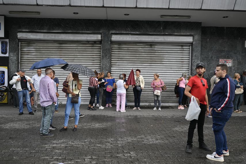 Pese a la baja en las muertes violentas, afirma este estudio que, Venezuela sigue siendo uno de los países más violentos de América Latina. Pese a la baja en las muertes violentas, afirma este estudio que, Venezuela sigue siendo uno de los países más violentos de América Latina.