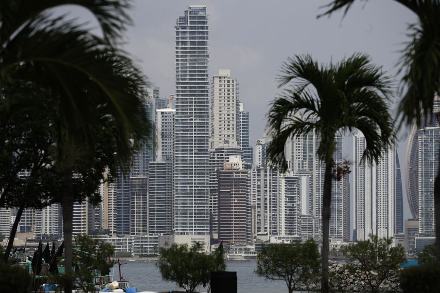 51% de los panameños están insatisfechos con su salario 51% de los panameños están insatisfechos con su salario