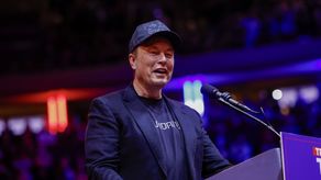 Musk es la primera persona en poseer una fortuna de más de USD 400.000 millones