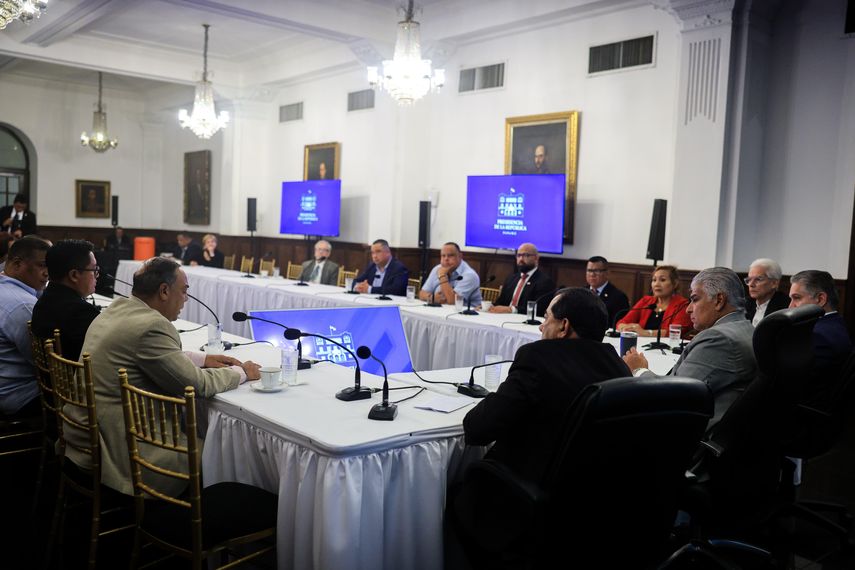 Mulino sostiene reunión con la bancada del PRD por reformas a la CSS