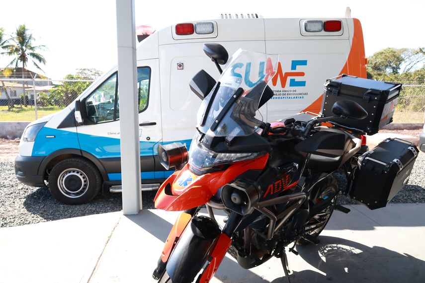 El ministro de Seguridad Pública (Minseg), Juan Manuel Pino, inauguró el nuevo puesto de paramédicos y ambulancias del Sistema Único de Manejo de Emergencias Pre-hospitalarias – SUME 911 en la provincia de Veraguas. El ministro de Seguridad Pública (Minseg), Juan Manuel Pino, inauguró el nuevo puesto de paramédicos y ambulancias del Sistema Único de Manejo de Emergencias Pre-hospitalarias – SUME 911 en la provincia de Veraguas.