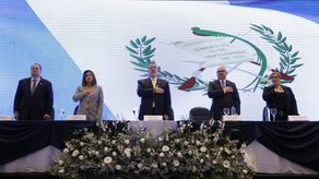 Diputados afines a nuevo presidente de Guatemala asumen puesto en el Congreso