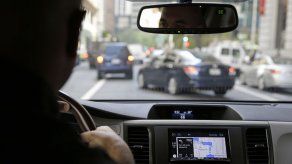Estudios: Comandos de voz en autos distraen a conductores