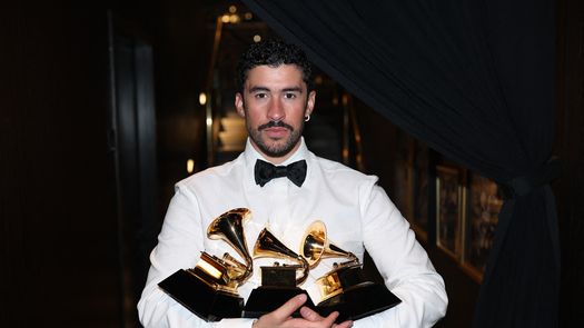 Algunas de las estrellas más importantes de la música criticaron duramente el domingo las redadas migratorias que sacuden a Estados Unidos (EEUU), mientras se reunían en Los Ángeles para la entrega de los premios Grammy. Algunas de las estrellas más importantes de la música criticaron duramente el domingo las redadas migratorias que sacuden a Estados Unidos (EEUU), mientras se reunían en Los Ángeles para la entrega de los premios Grammy.