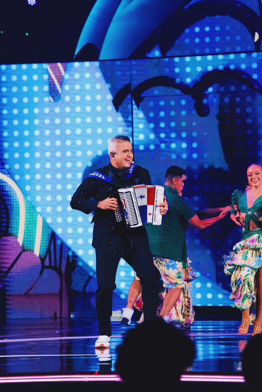 Hoy, Jhonathan Chávez y Los Triunfadores se presentarán por segunda vez en la competencia folclórica del Festival de Viña del Mar en Chile a las 10:00 p.m. Hoy, Jhonathan Chávez y Los Triunfadores se presentarán por segunda vez en la competencia folclórica del Festival de Viña del Mar en Chile a las 10:00 p.m.