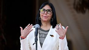 Delcy Rodríguez dice que la Venezuela petrolera ayudará a equilibrar la economía mundial